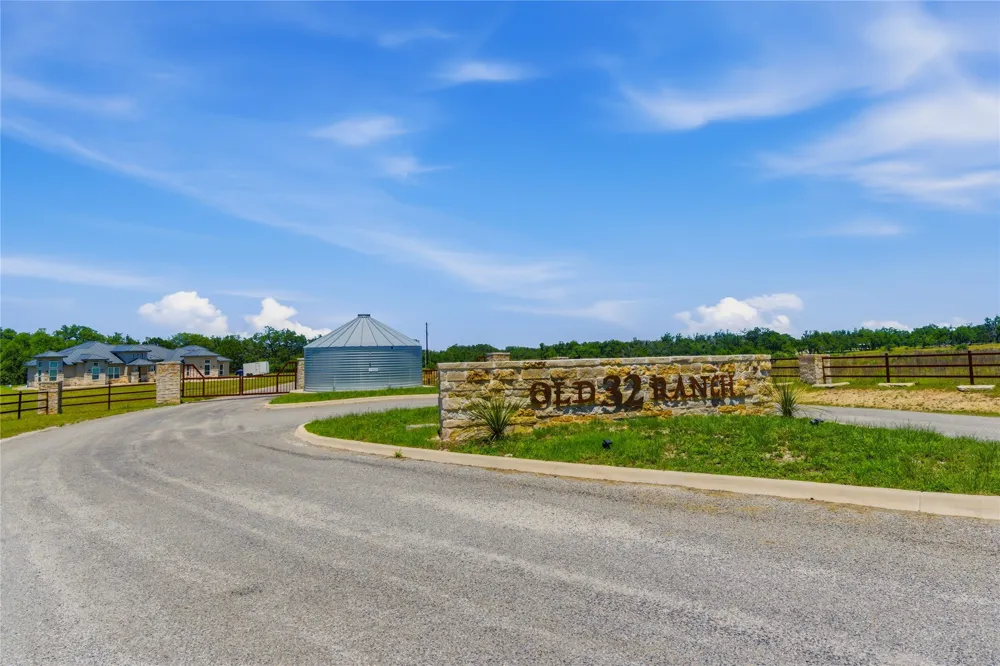 623 Whiskey Trail Blanco, TX 78606