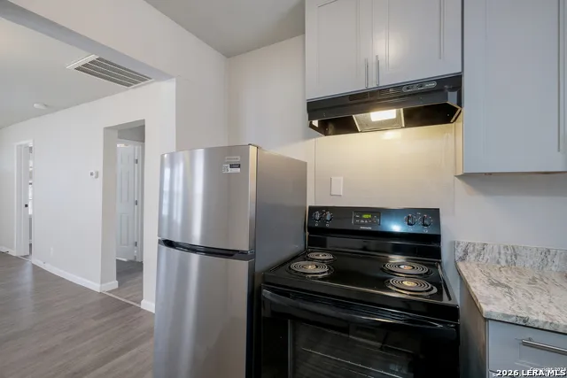 325 S HACKBERRY ST San Antonio, TX 78203