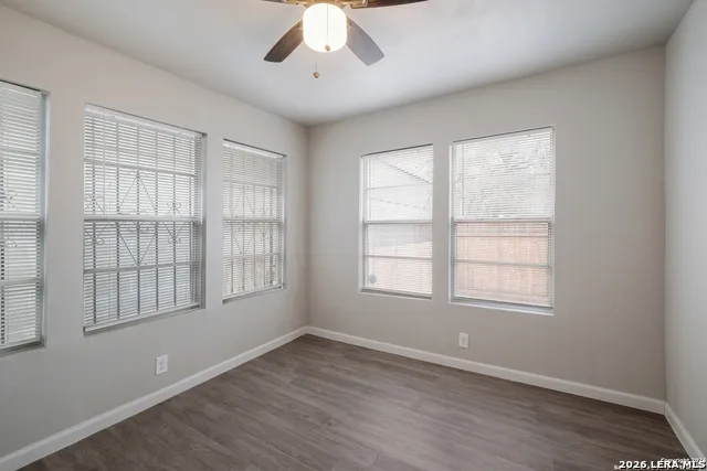 325 S HACKBERRY ST San Antonio, TX 78203