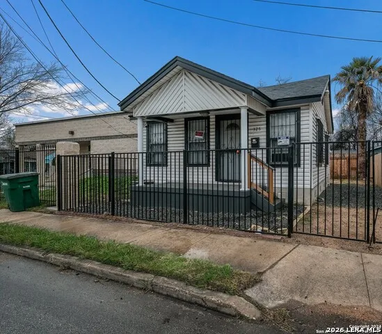 325 S HACKBERRY ST San Antonio, TX 78203