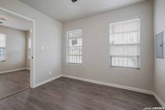 325 S HACKBERRY ST San Antonio, TX 78203