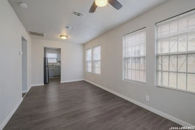 325 S HACKBERRY ST San Antonio, TX 78203