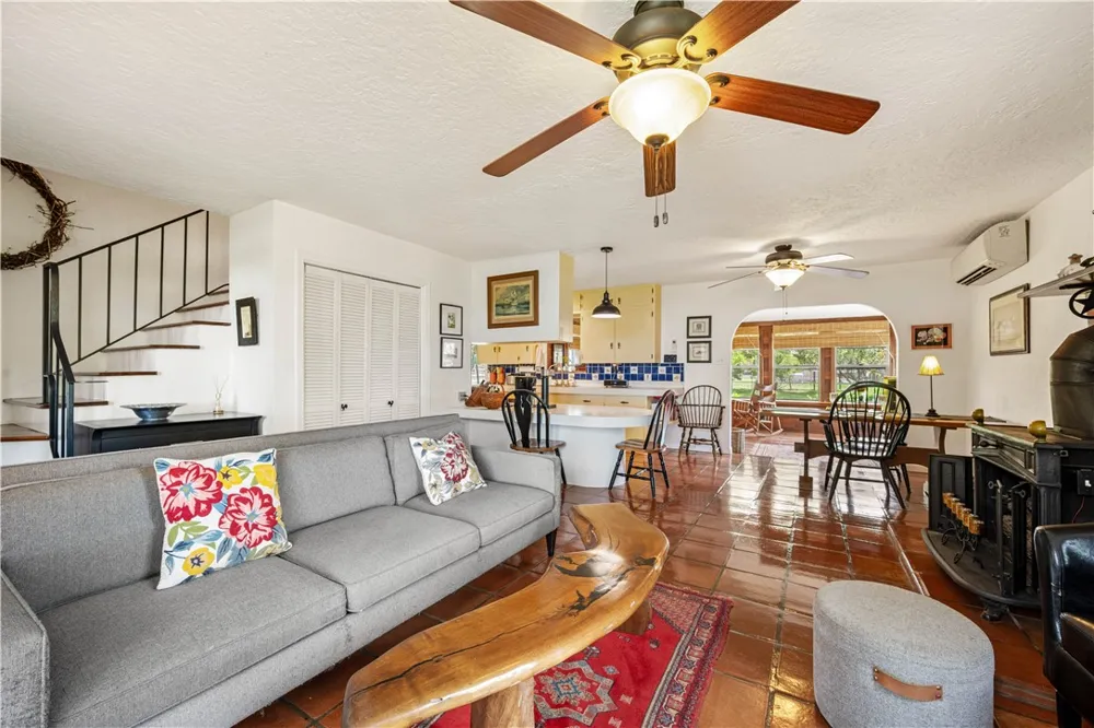 418 Woodhaven Ingleside, TX 78362