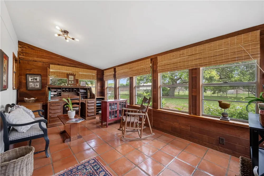 418 Woodhaven Ingleside, TX 78362
