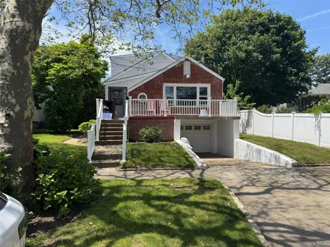 123 Genesee Boulevard