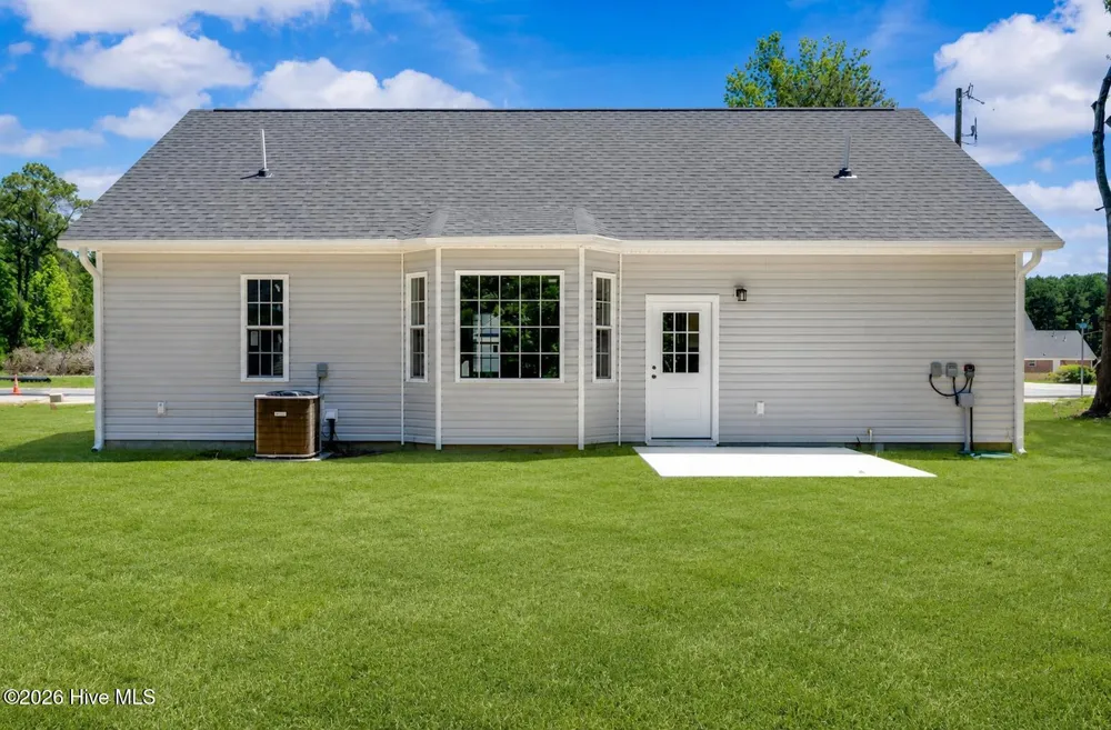 109 W Westbrook Street Wallace, NC 28466