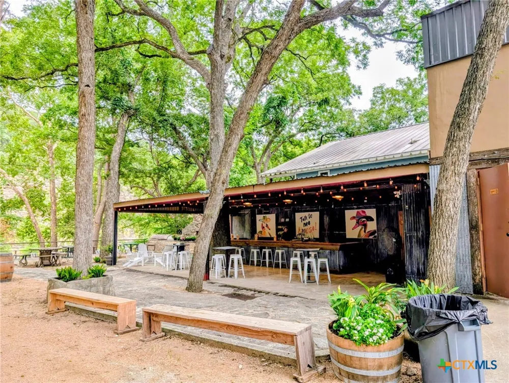 8400 River Road New Braunfels, TX 78132