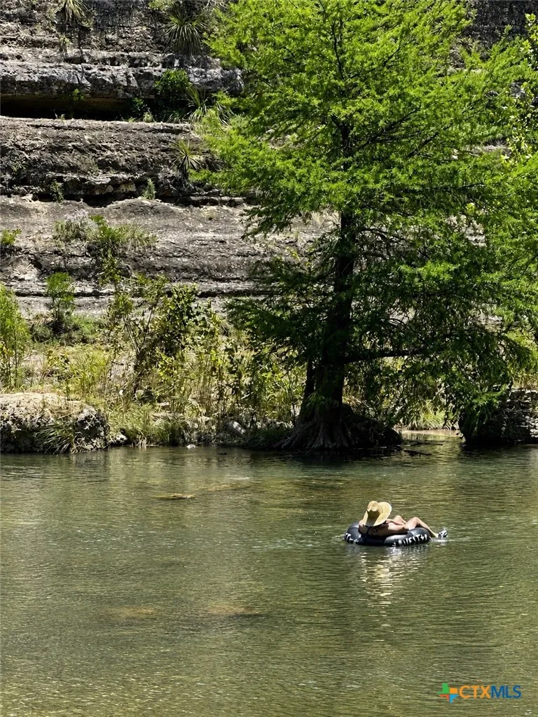 8400 River Road New Braunfels, TX 78132