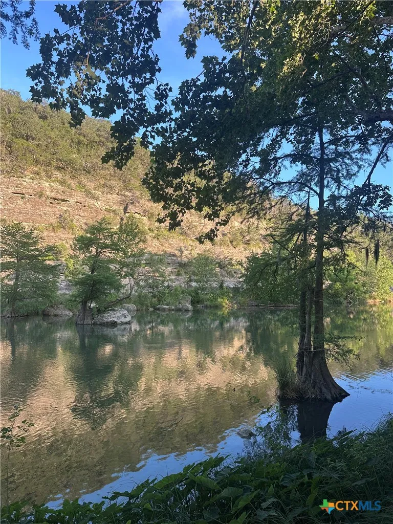 8400 River Road New Braunfels, TX 78132