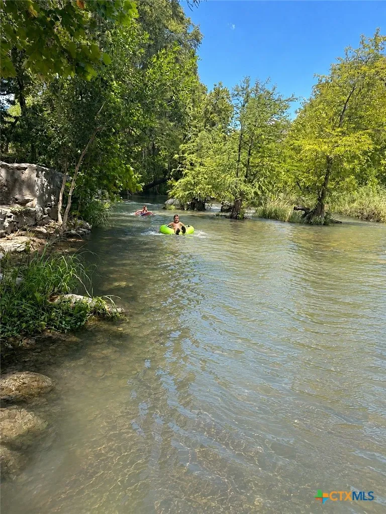 8400 River Road New Braunfels, TX 78132