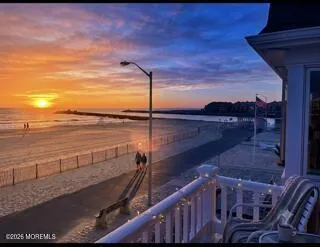 419 Beach Front