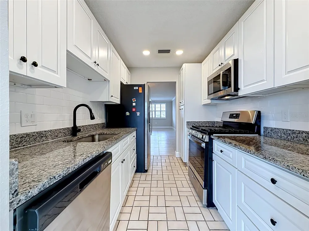 6025 SHORE BOULEVARD S #106 Gulfport, FL 33707