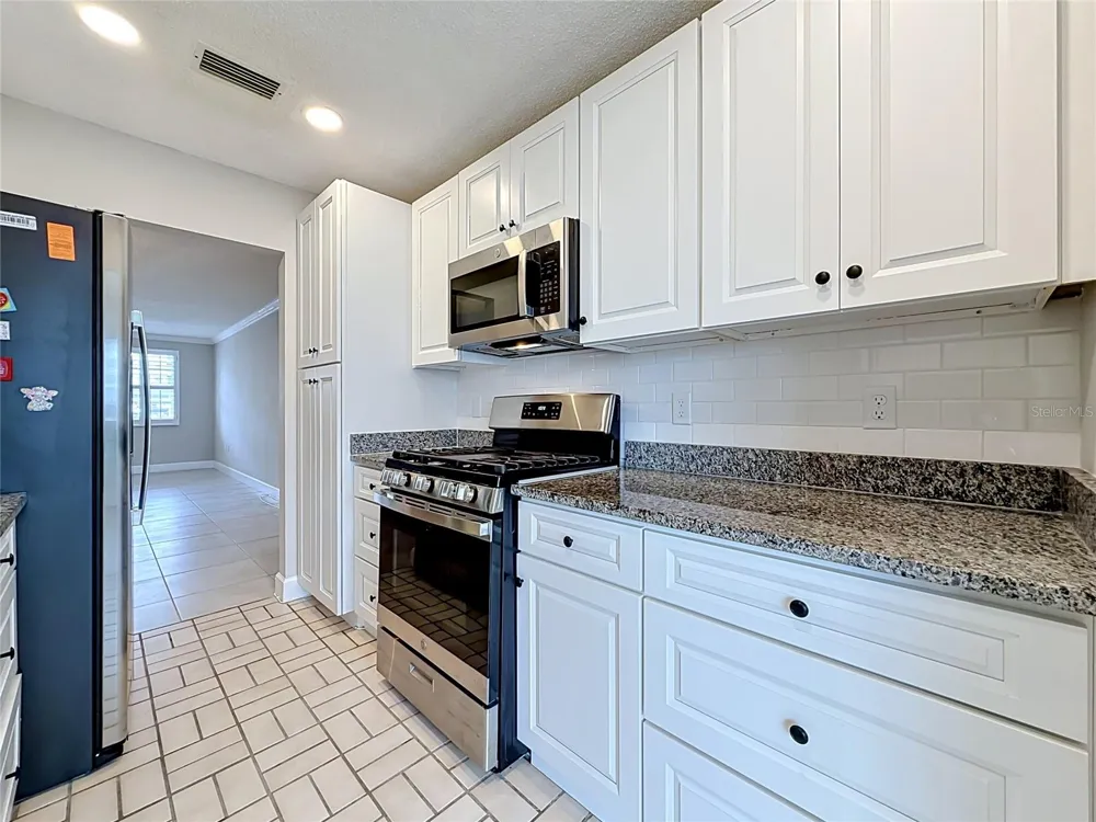 6025 SHORE BOULEVARD S #106 Gulfport, FL 33707