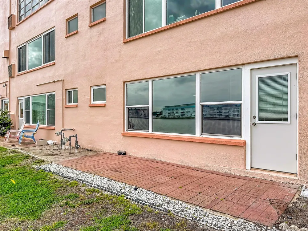 6025 SHORE BOULEVARD S #106 Gulfport, FL 33707
