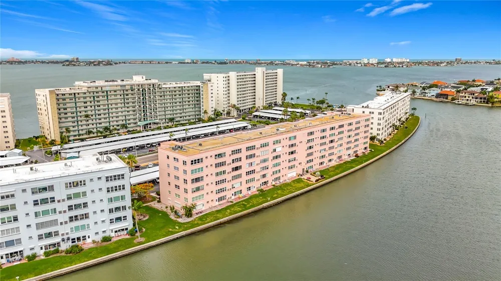 6025 SHORE BOULEVARD S #106 Gulfport, FL 33707