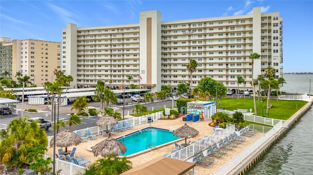 6025 SHORE BOULEVARD S #106 Gulfport, FL 33707