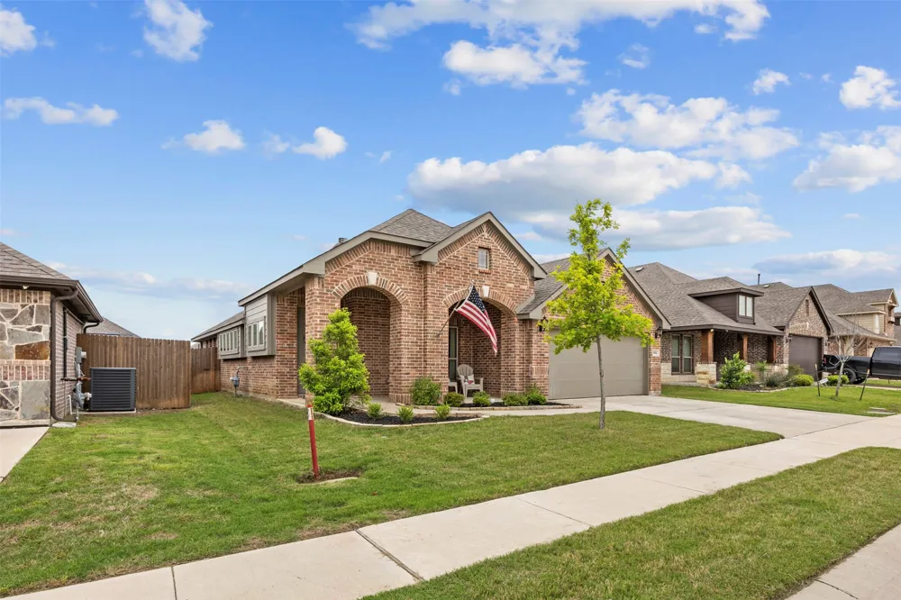 1084 Imperial Eagle Road Alvarado, TX 76009