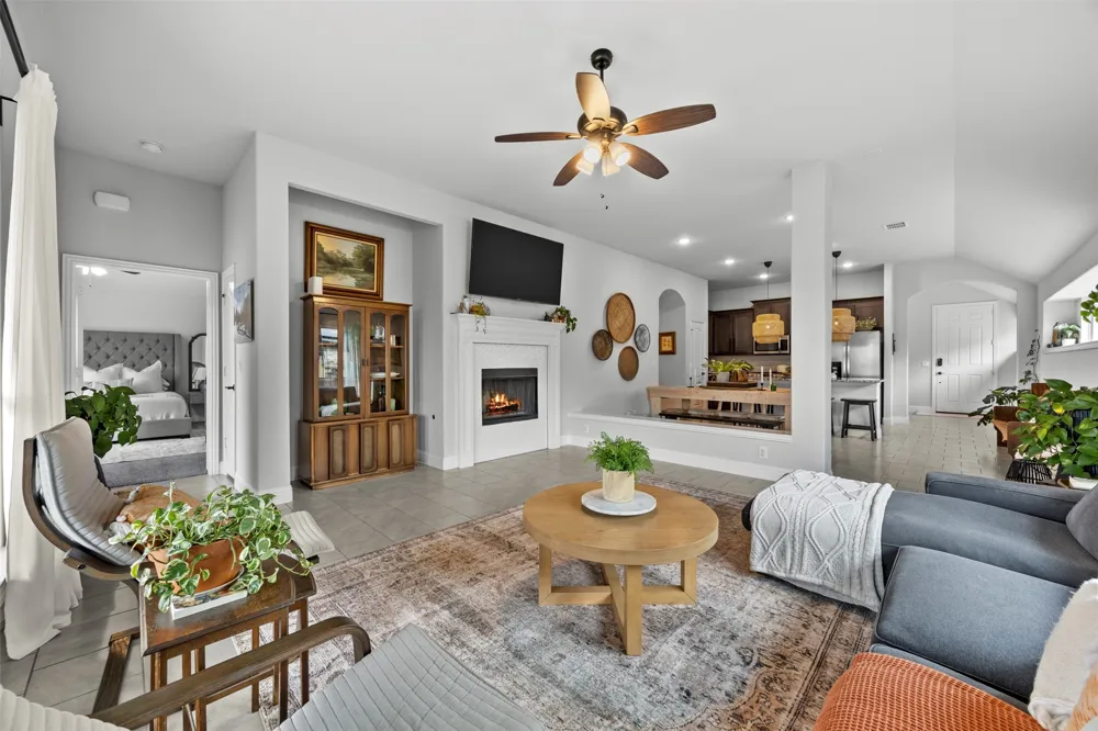 1084 Imperial Eagle Road Alvarado, TX 76009