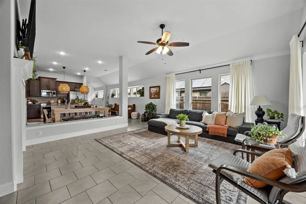 1084 Imperial Eagle Road Alvarado, TX 76009