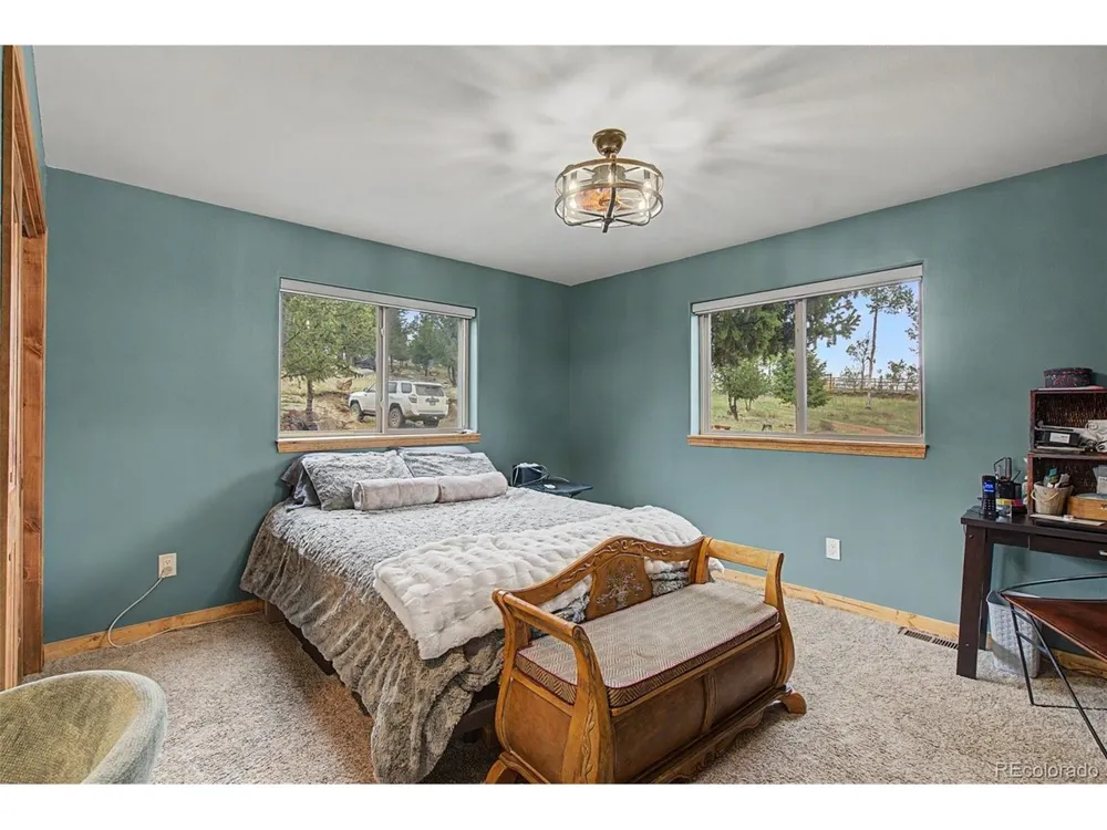 621 School House Hl Victor, CO 80860