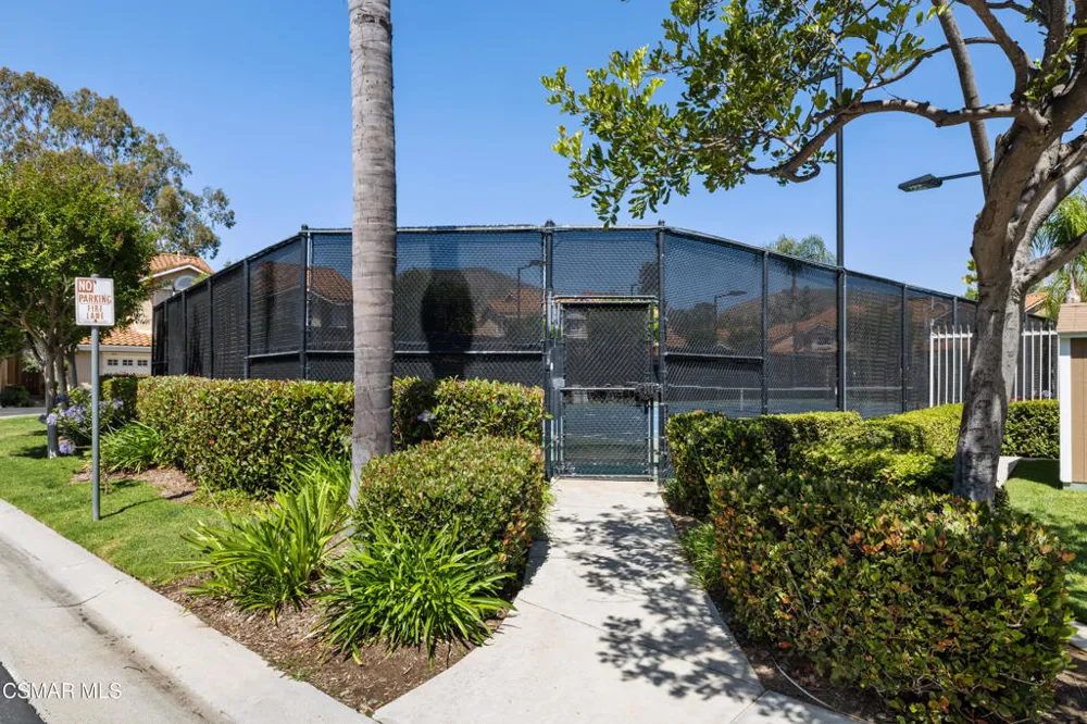 4839 La Vella Drive Oak Park, CA 91377