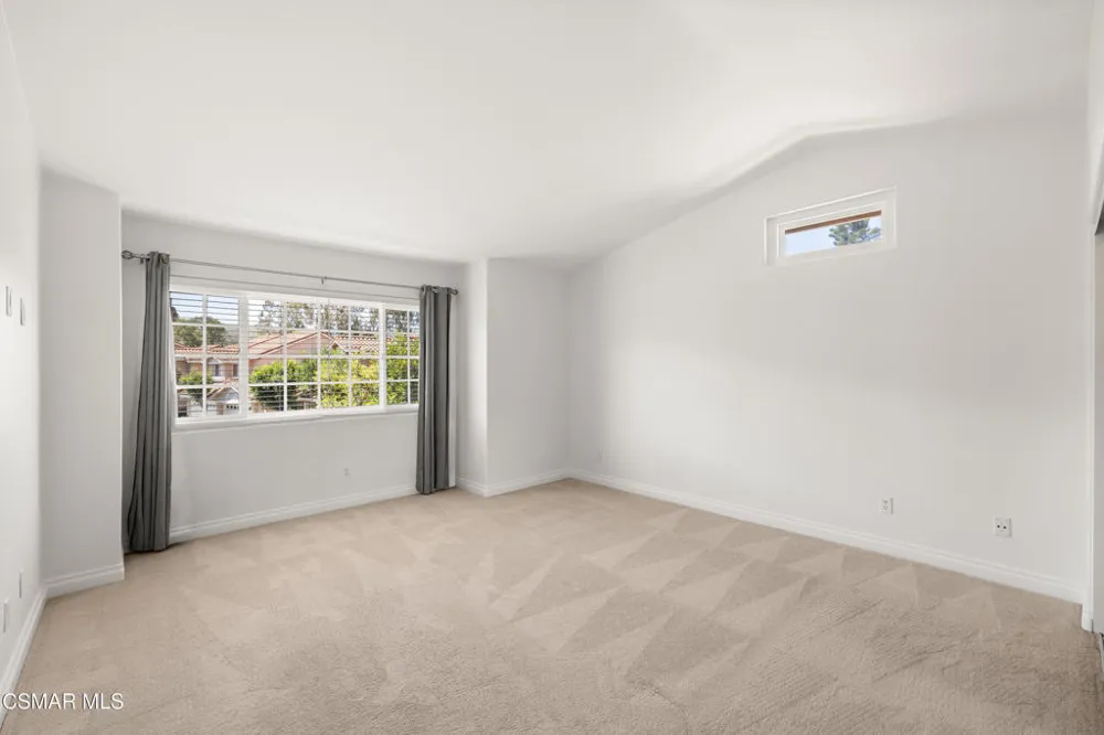 4839 La Vella Drive Oak Park, CA 91377