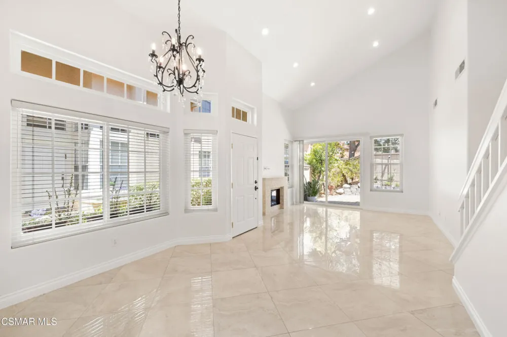 4839 La Vella Drive Oak Park, CA 91377