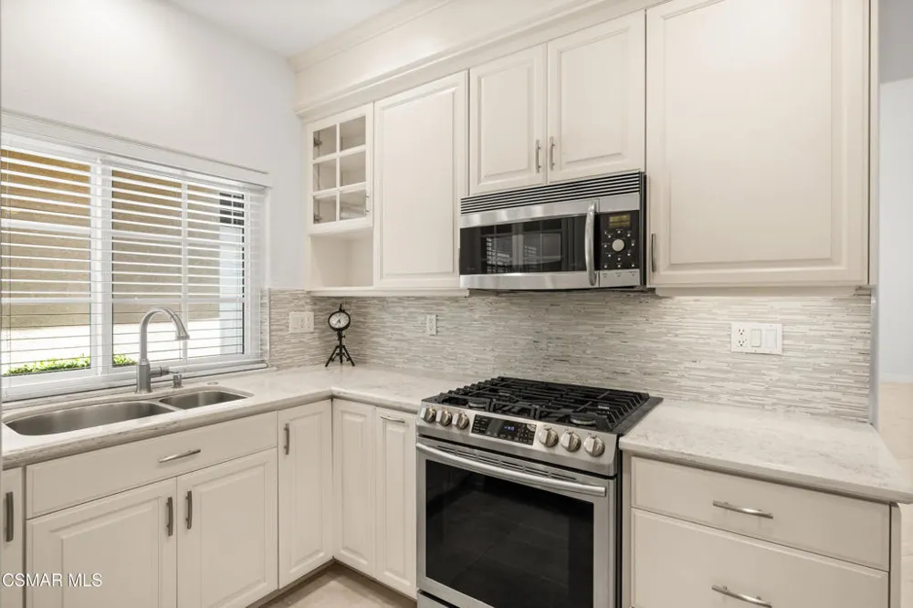 4839 La Vella Drive Oak Park, CA 91377