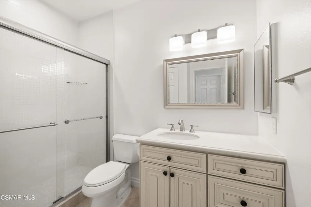4839 La Vella Drive Oak Park, CA 91377