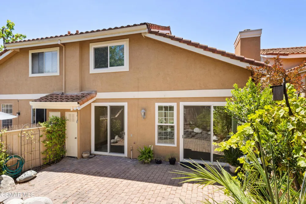4839 La Vella Drive Oak Park, CA 91377