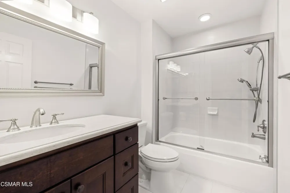 4839 La Vella Drive Oak Park, CA 91377