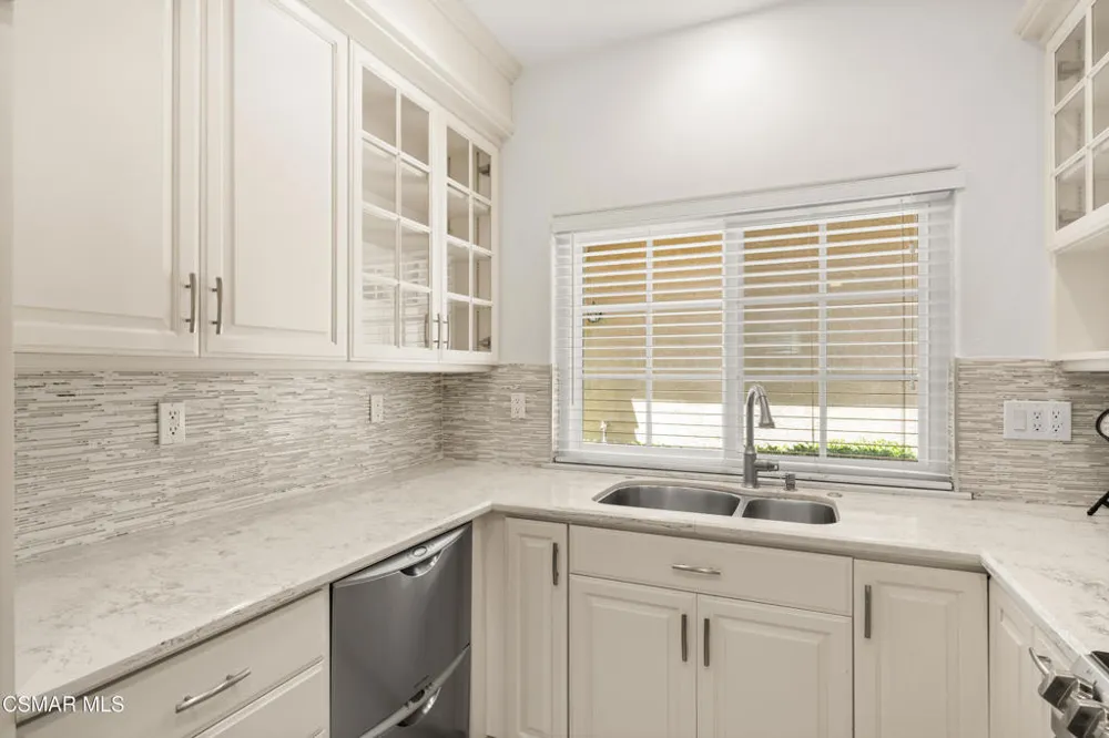 4839 La Vella Drive Oak Park, CA 91377
