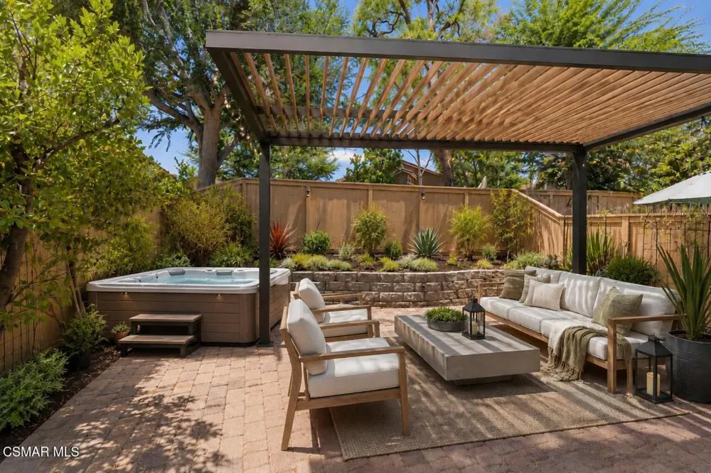 4839 La Vella Drive Oak Park, CA 91377