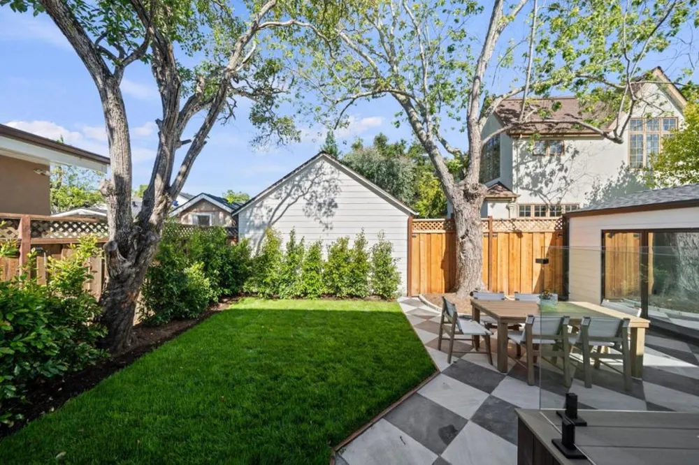 1548 Cypress Avenue Burlingame, CA 94010