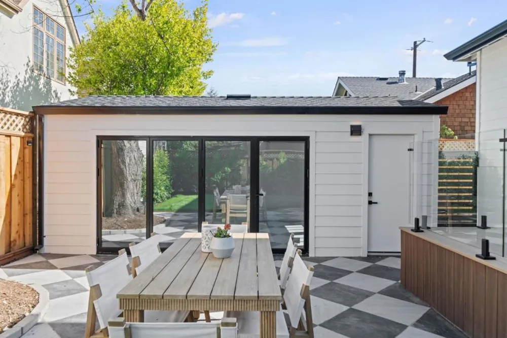 1548 Cypress Avenue Burlingame, CA 94010