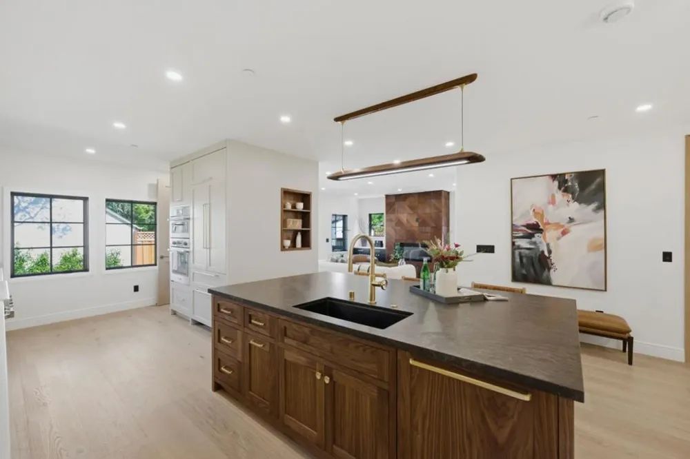 1548 Cypress Avenue Burlingame, CA 94010