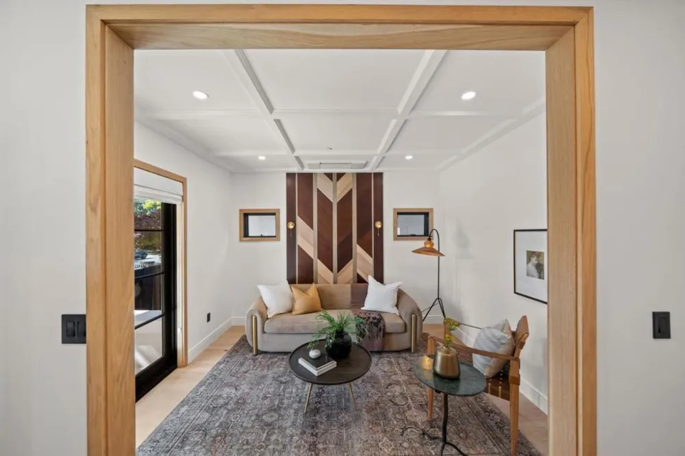 1548 Cypress Avenue Burlingame, CA 94010