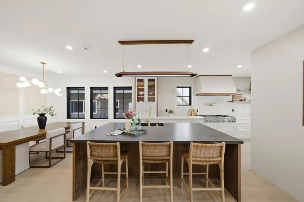 1548 Cypress Avenue Burlingame, CA 94010