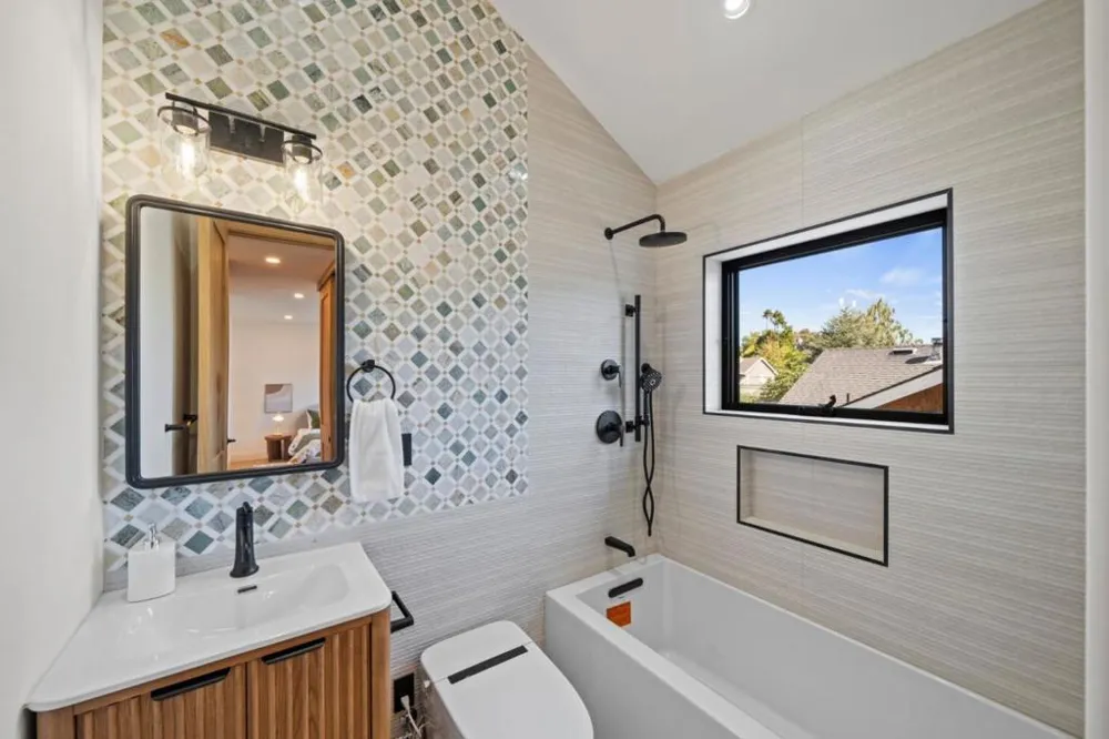 1548 Cypress Avenue Burlingame, CA 94010