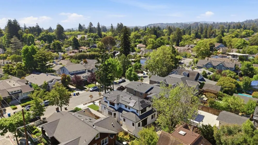 1548 Cypress Avenue Burlingame, CA 94010