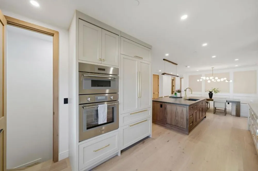 1548 Cypress Avenue Burlingame, CA 94010