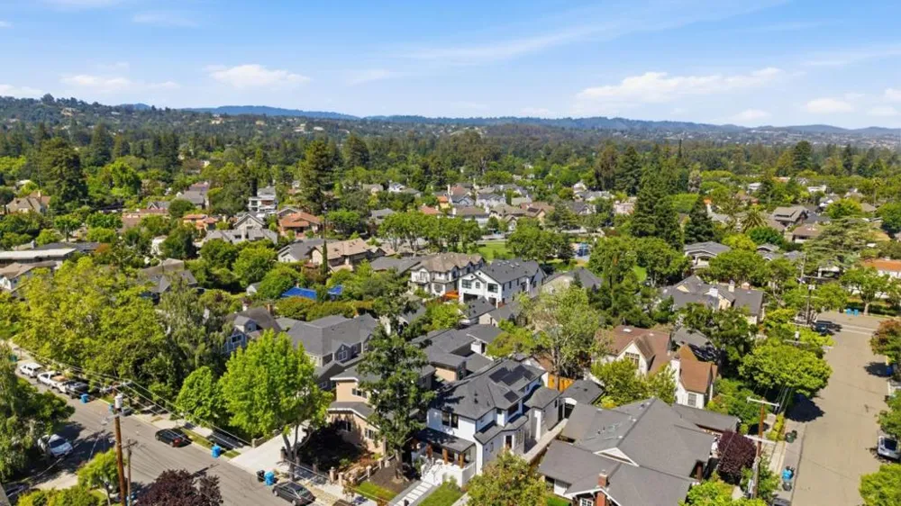 1548 Cypress Avenue Burlingame, CA 94010