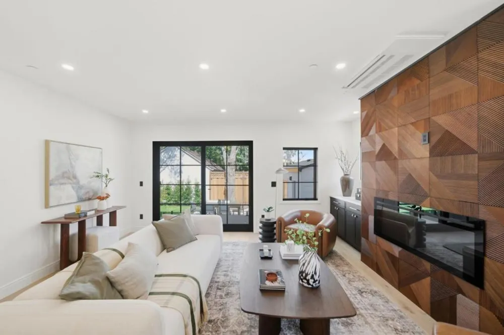 1548 Cypress Avenue Burlingame, CA 94010