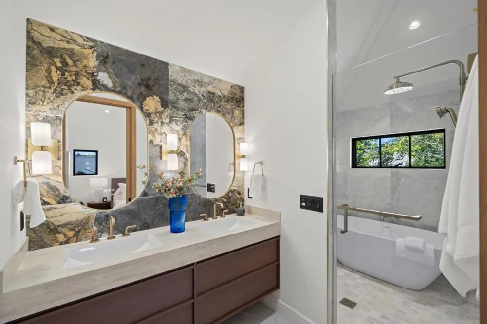 1548 Cypress Avenue Burlingame, CA 94010
