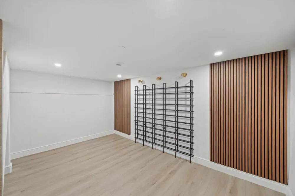 1548 Cypress Avenue Burlingame, CA 94010
