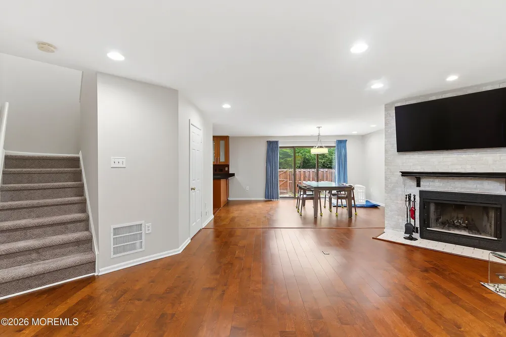 49 Woodmont Drive Lawrenceville, NJ 08648
