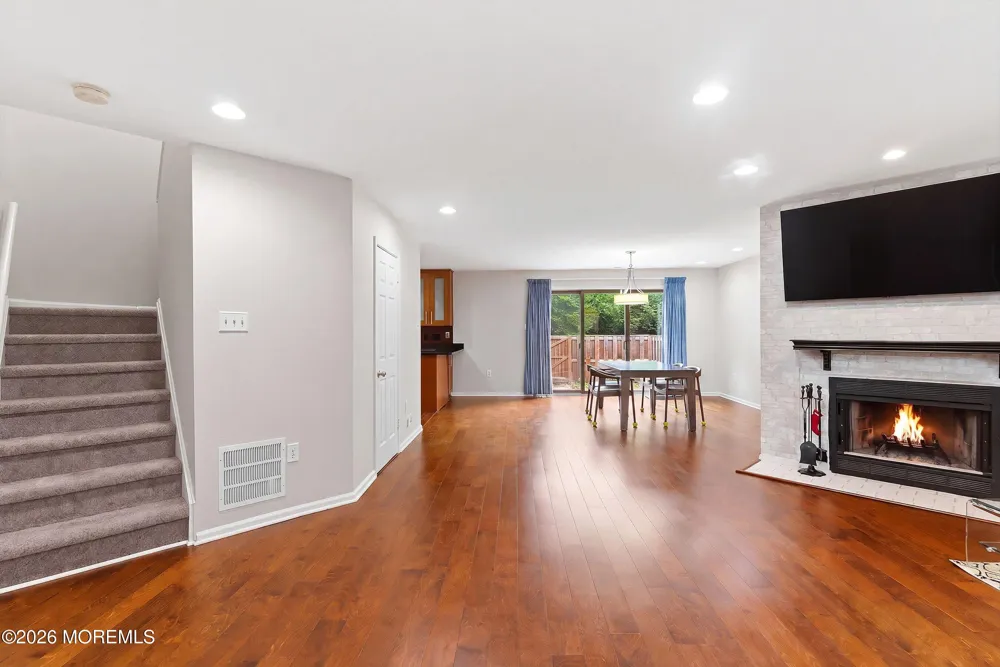 49 Woodmont Drive Lawrenceville, NJ 08648