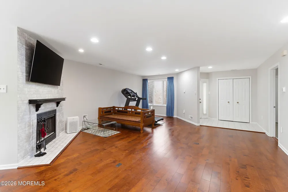 49 Woodmont Drive Lawrenceville, NJ 08648