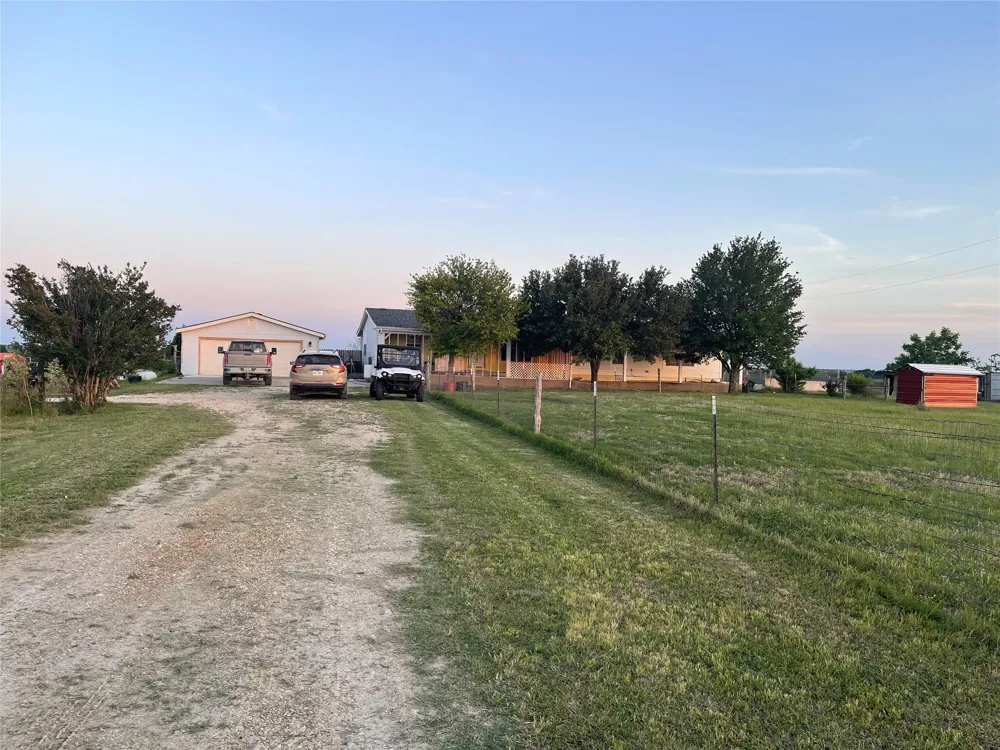 1044 HCR 3241 Hubbard, TX 76648