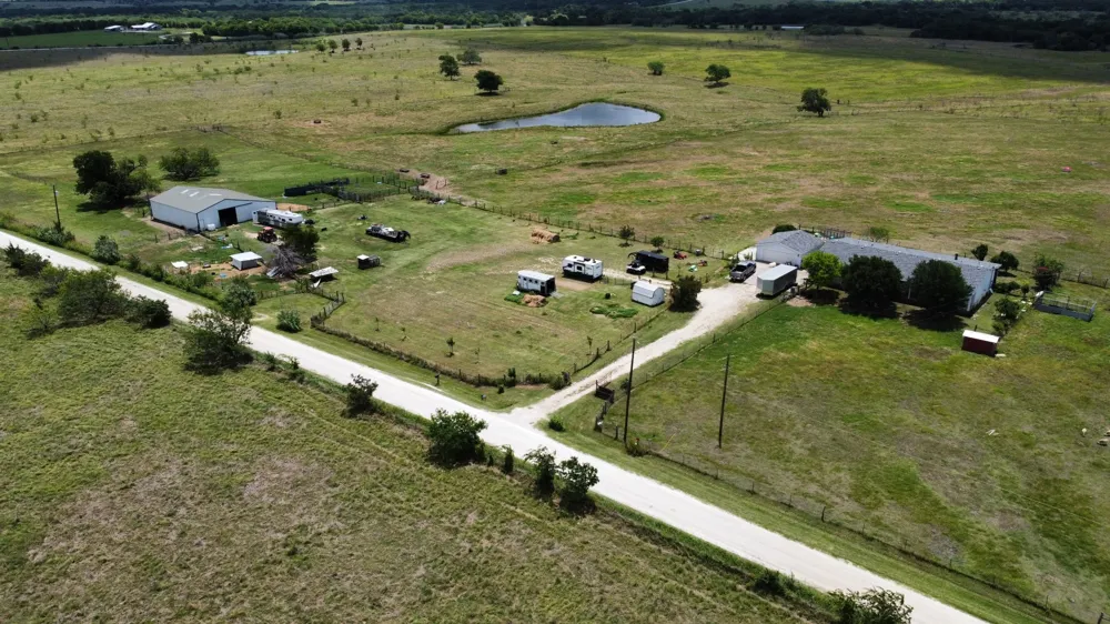 1044 HCR 3241 Hubbard, TX 76648